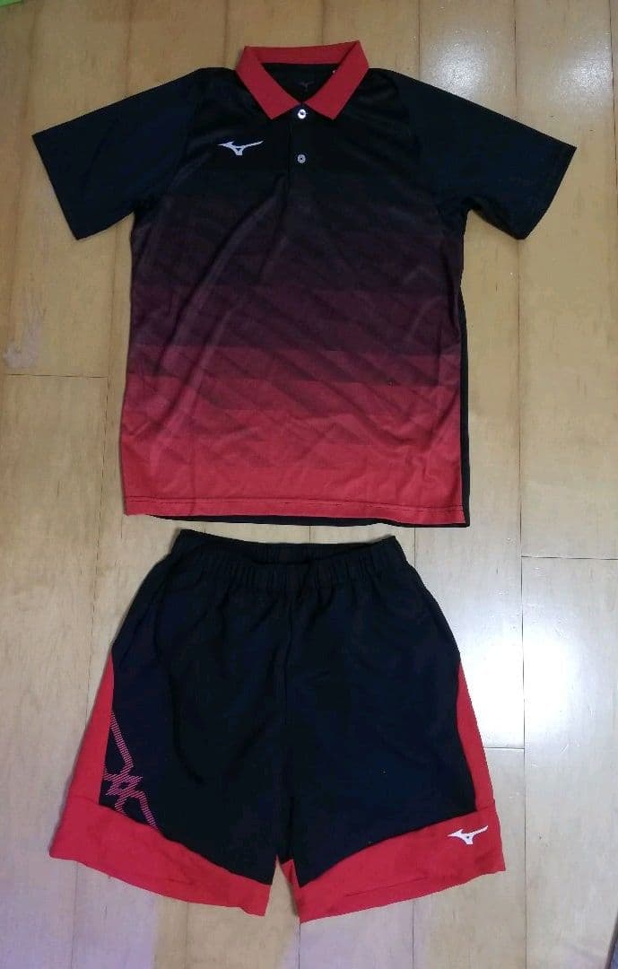 テニス　ユニフォームMサイズ