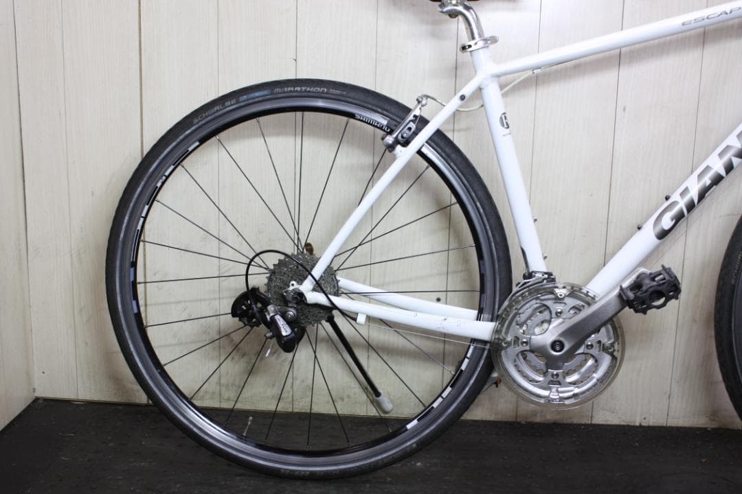 お*じ様 GIANT ESCAPE クロスバイク ホワイト 700C