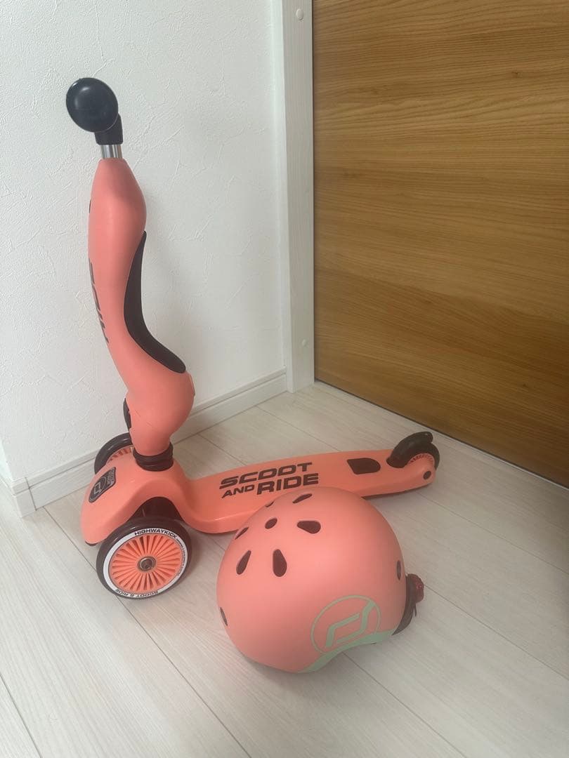 美品　Scoot and Ride キックスクーター ヘルメット付き