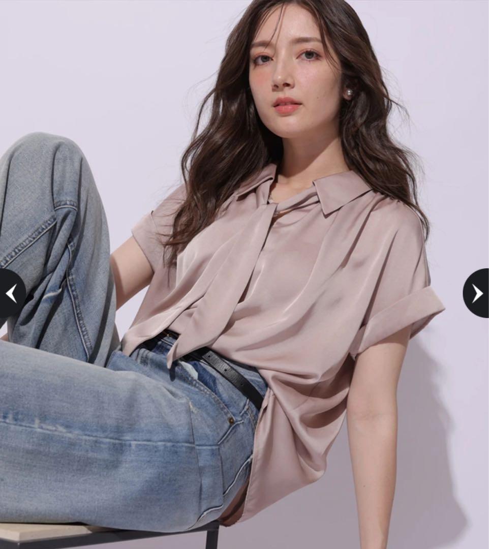 美品 アプワイザーリッシェ フロントチェーンブラウス Arpege story