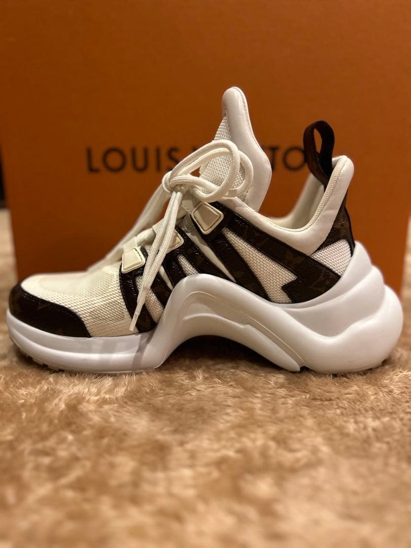 LOUIS VUITTON アークライトスニーカー