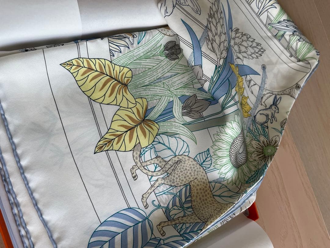 エルメス カレ 90 《プレシャス・パラダイス》