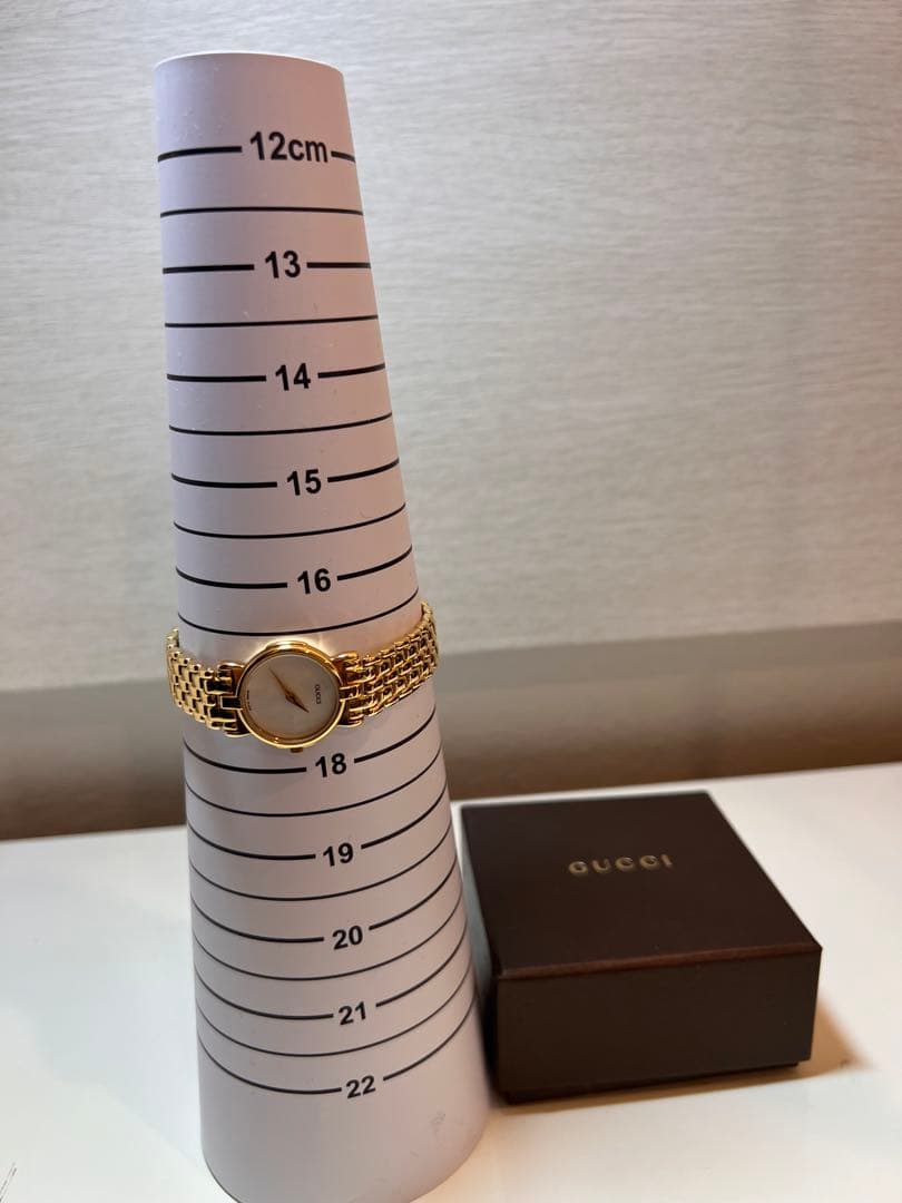 GUCCI ゴールド アナログ腕時計