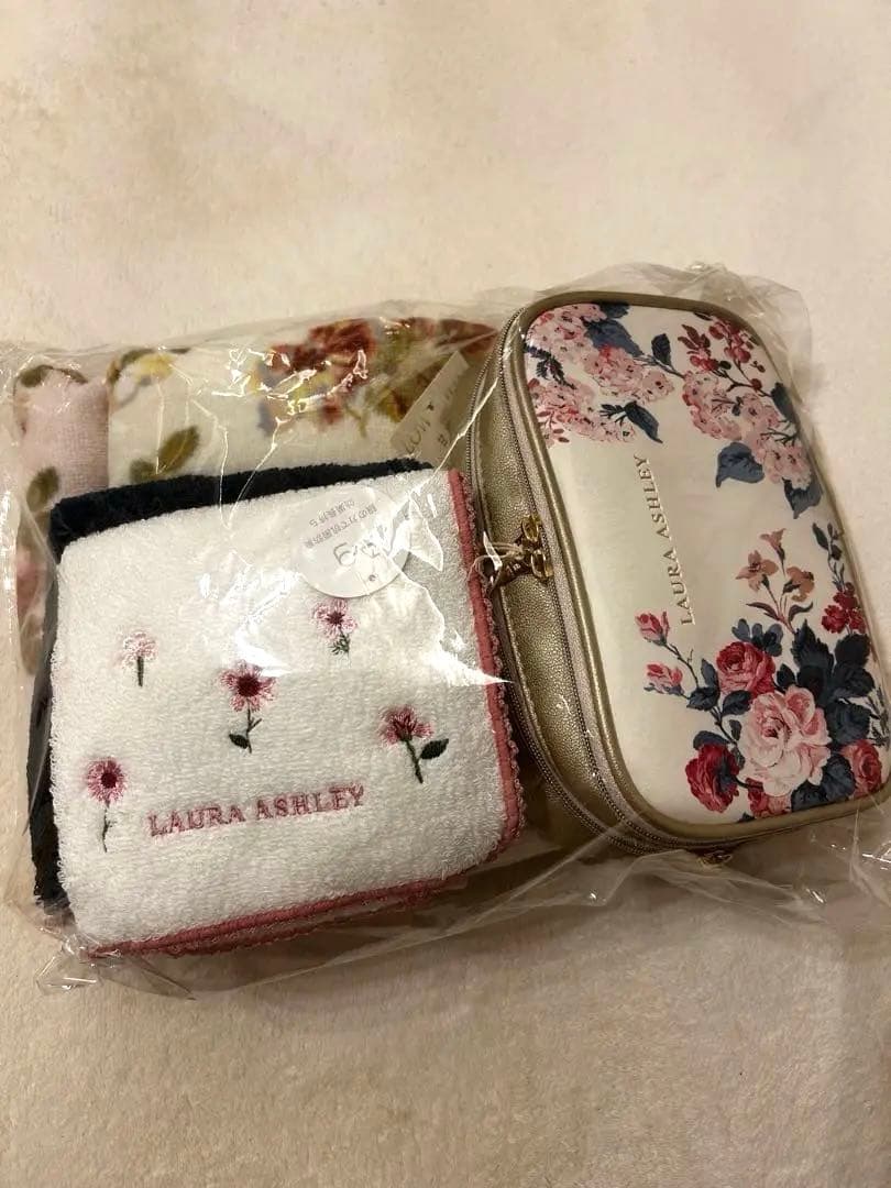 LAURA ASHLEY タオル　ハンカチ　ポーチ　ギフト　セット　プレゼント