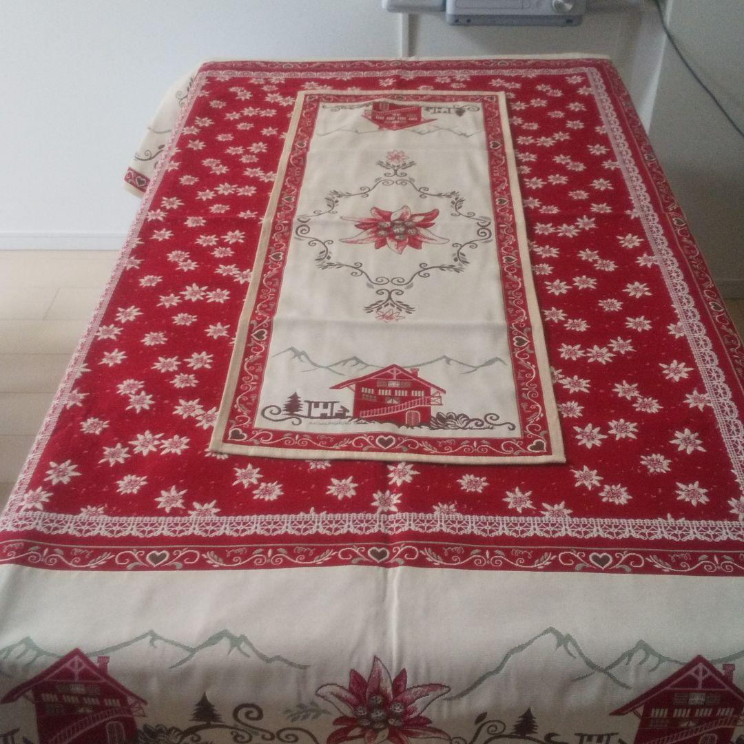 イタリア製　テーブルクロスとランナー