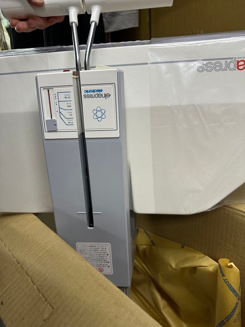 テ*僧様 未使用　elna press アイロンプレス機能付き