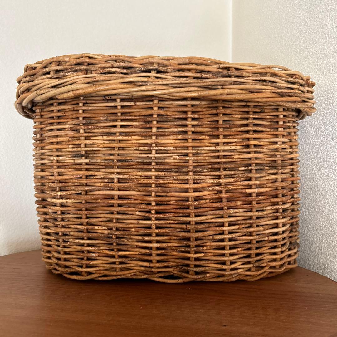 ラタン　かご　収納ボックス　フタ付き　オーバルボックス　アジアン　タイ　ベトナム