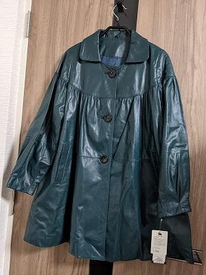 265　新品未使用保管品タグ付　三越ラムレザーコート　パルティナ　羊革　フレアー