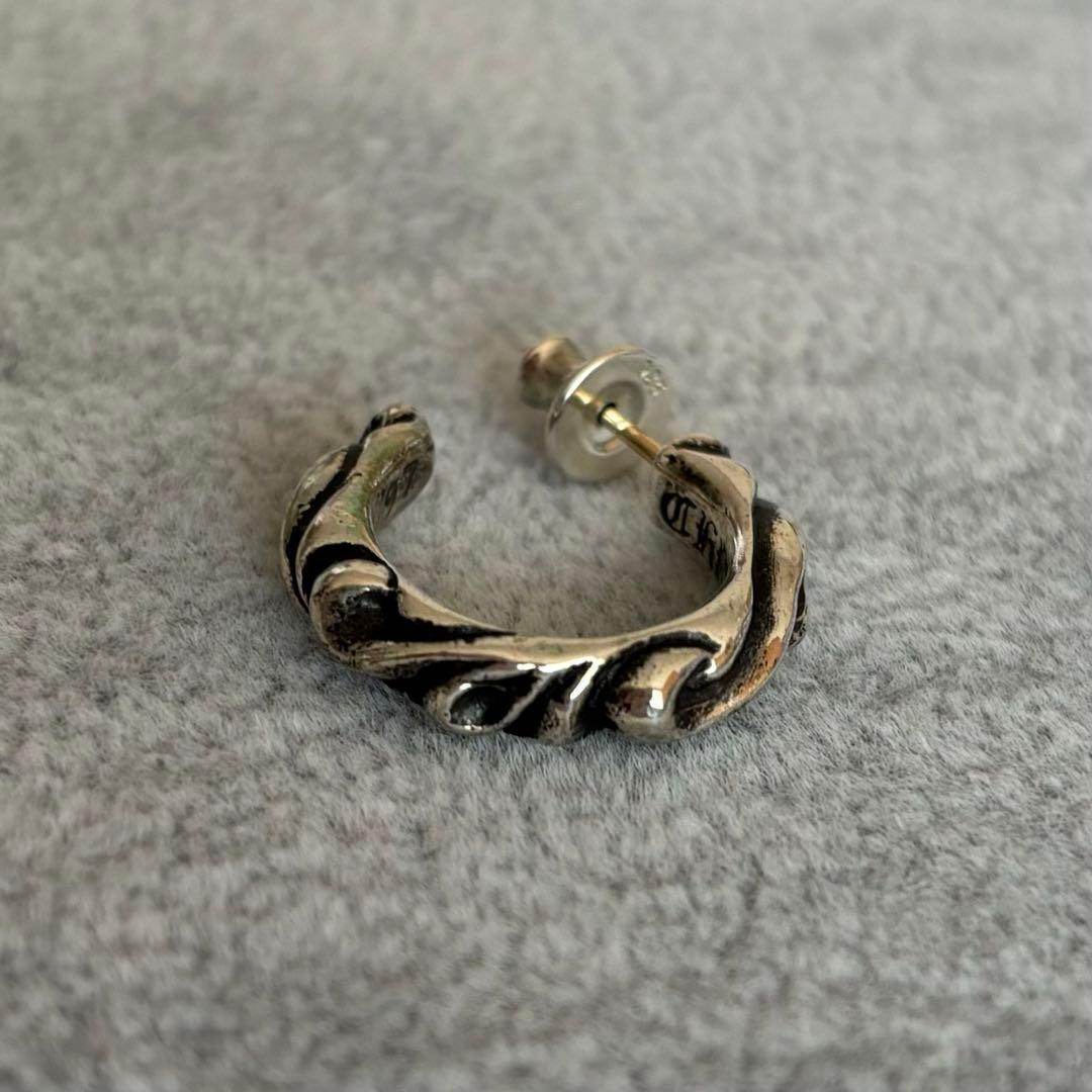 クロムハーツ スクロールフープピアス (片耳用)