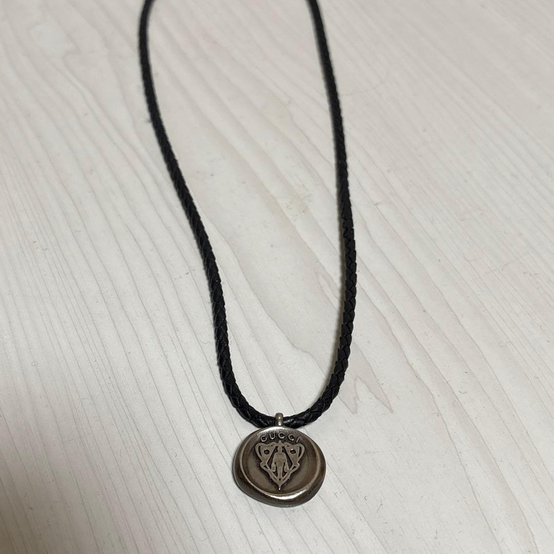 GUCCI ブラックレザー ペンダントネックレス