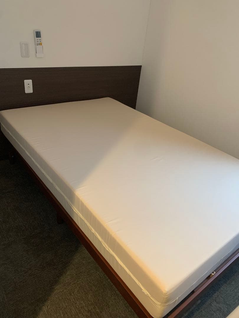 未使用 セミダブル 高反発ウレタンマットレス 厚さ20㎝(ホテル用受注生産商品)