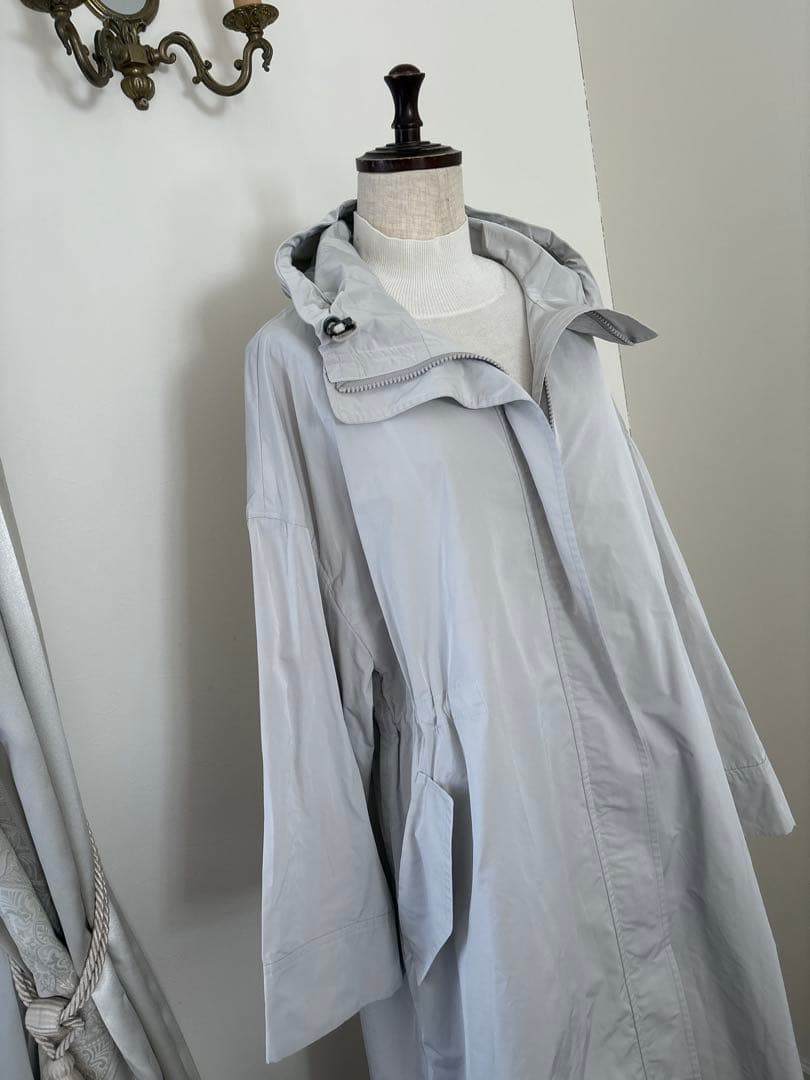 美品　swinswing イタリア生地　ナイロン　タフタコート　40サイズ