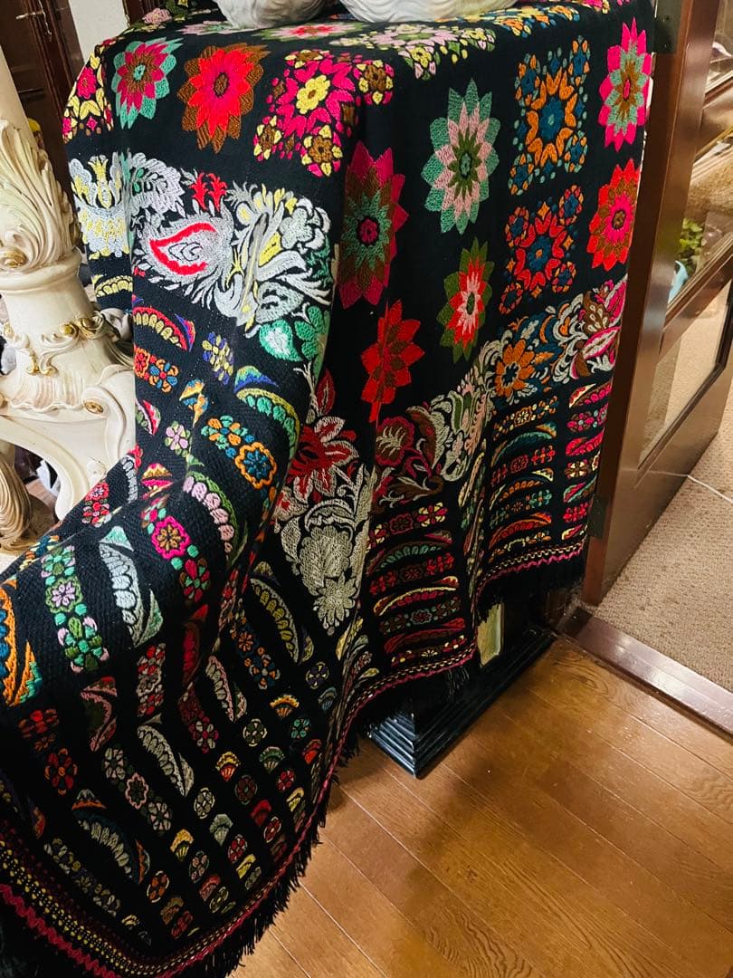 ☆。.:＊・゜素敵刺繍ベットカバーセミダブル①☆。.:＊・゜