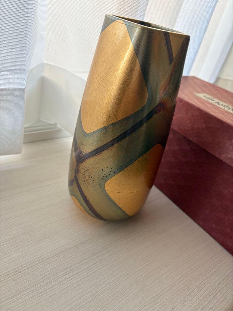 金箔の花瓶　壺