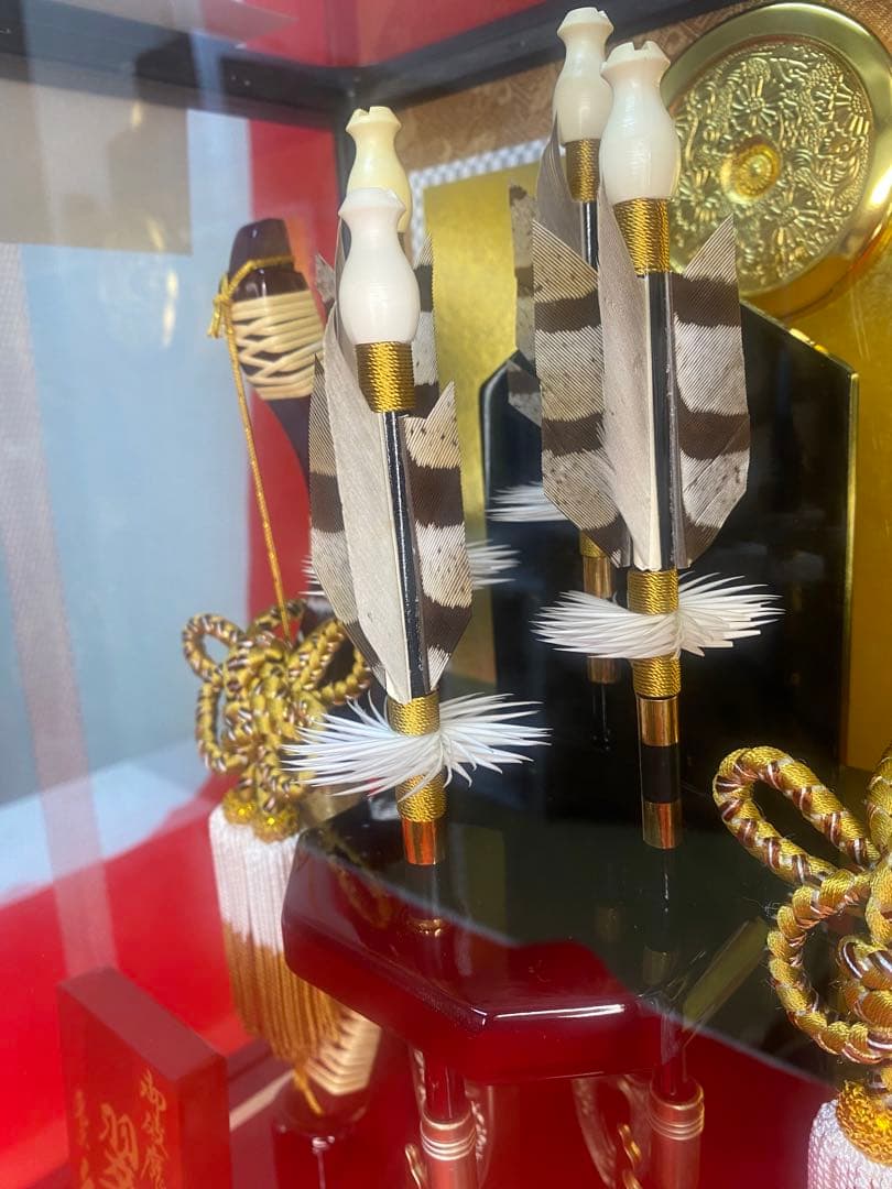 東京久月　家紋付破魔弓ガラスケース１０号・間口約３１×奥行約２０×高さ約３９㎝