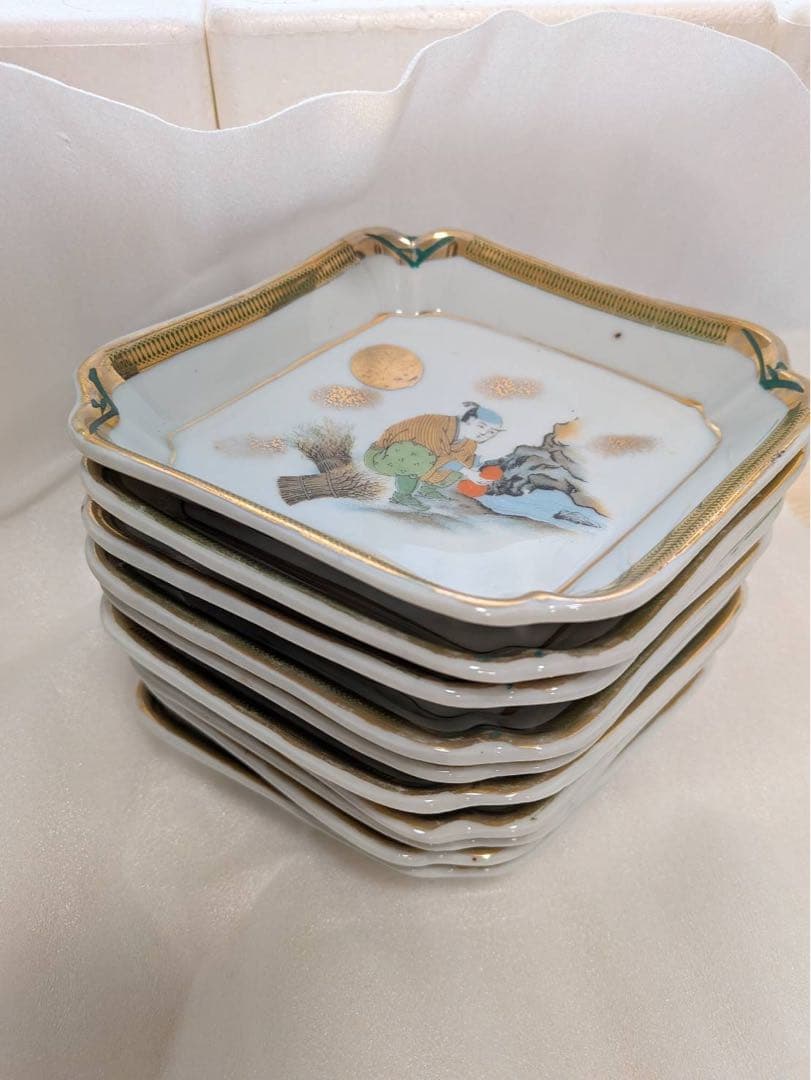 【未確認】古伊万里焼き 手描き 色絵金彩 四方皿 10枚