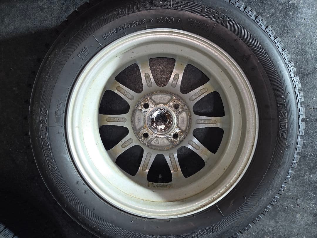 155/65R13 ブリヂストン　スタッドレスVRX 2018年製　本州の人限定