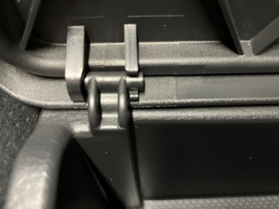 ♦︎ダイハツ　タントカスタムLA600S★純正アームレストレザー★