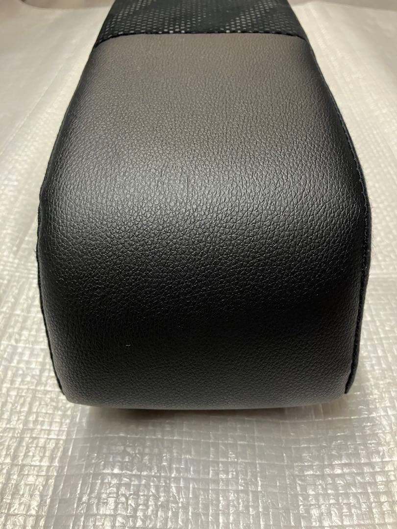 ♦︎ダイハツ　タントカスタムLA600S★純正アームレストレザー★