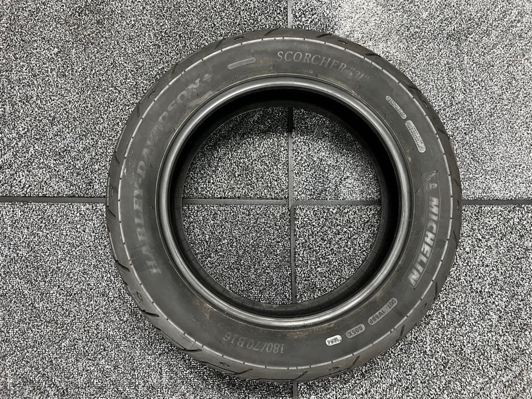 180/70B16 FXLRST純正リアタイヤ