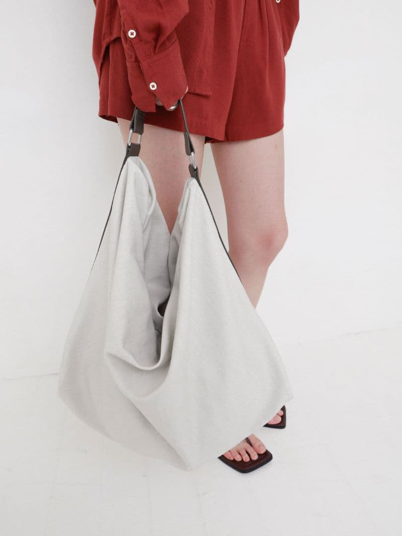 【美品】Studio doe　Triangle Bag　GREY　ノベルティ付