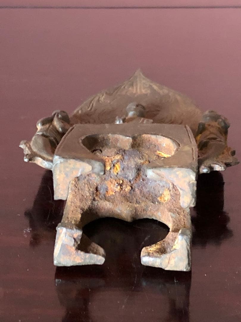 古代様式を有する古鉄三尊仏桐箱入