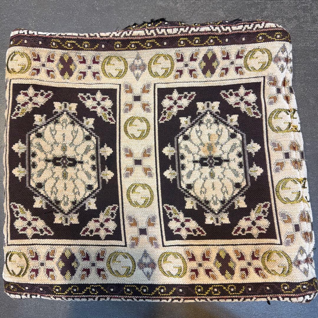 GUCCI グッチ　幾何学模様 クッションカバー　白　☆訳あり