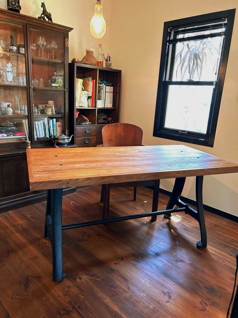 希少価値高！送料込み！アクメファニチャー　ダイニングテーブル