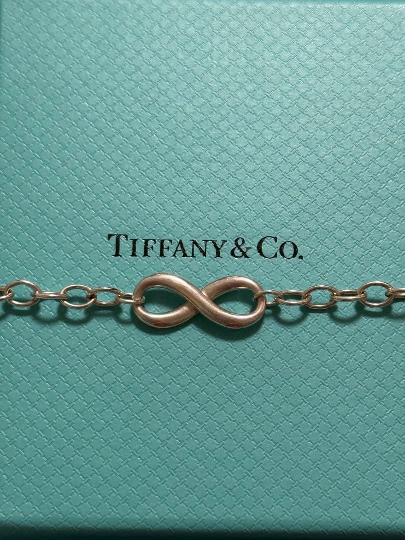 Tiffany & Co. 無限大モチーフブレスレット