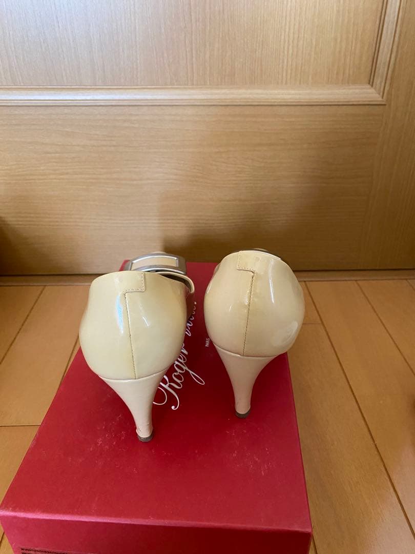 ロジェヴィヴィエ Roger Vivierスクエアバックルパンプス 37パテント