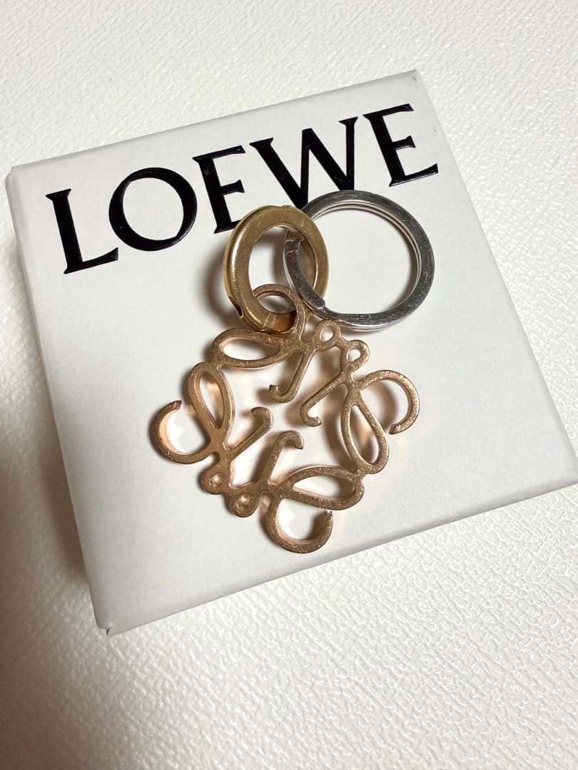 【値段交渉あり】LOEWE ロゴデザイン キーホルダー