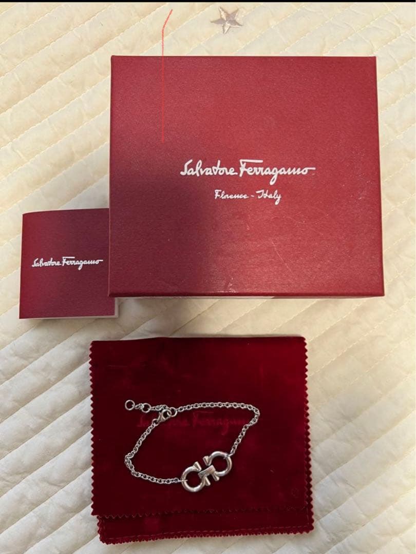 ぽー◆フェラガモ　ブレスレット