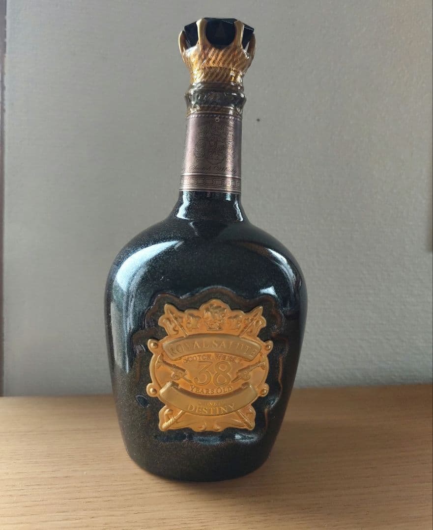  Salute 38 Years Old　40％　70cl