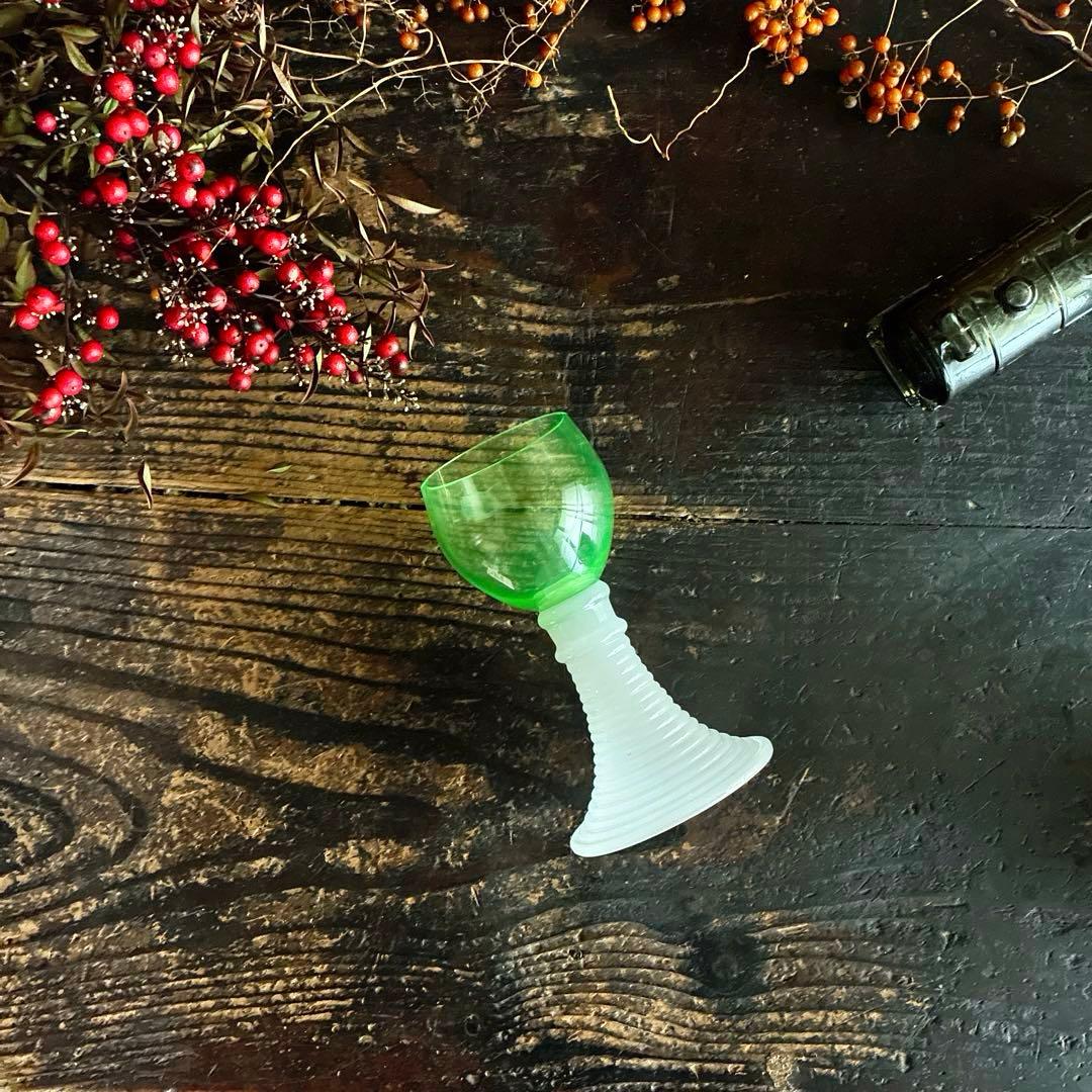 骨董　時代ガラス　超希少　ウラン練りガラス　バイカラー　ワイングラス　レーマー杯