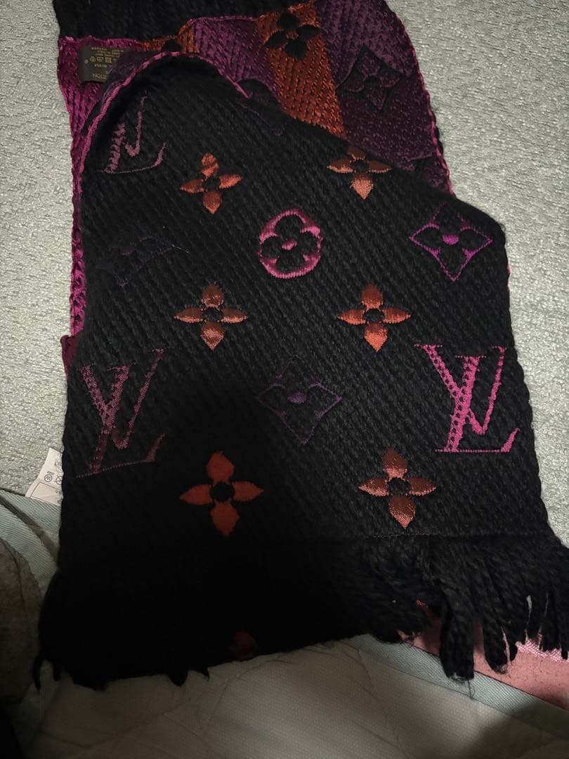 LOUIS VUITTON エシャルプ ロゴマニア レインボー