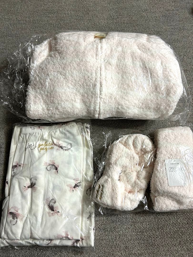 福袋　2017年　ジェラピケGELATO PIQUE フリースルームウェアセット