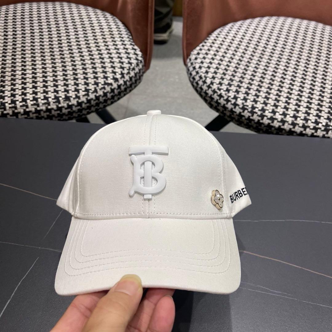 ♡BURBERRY ロゴ ベースボールキャップ♡