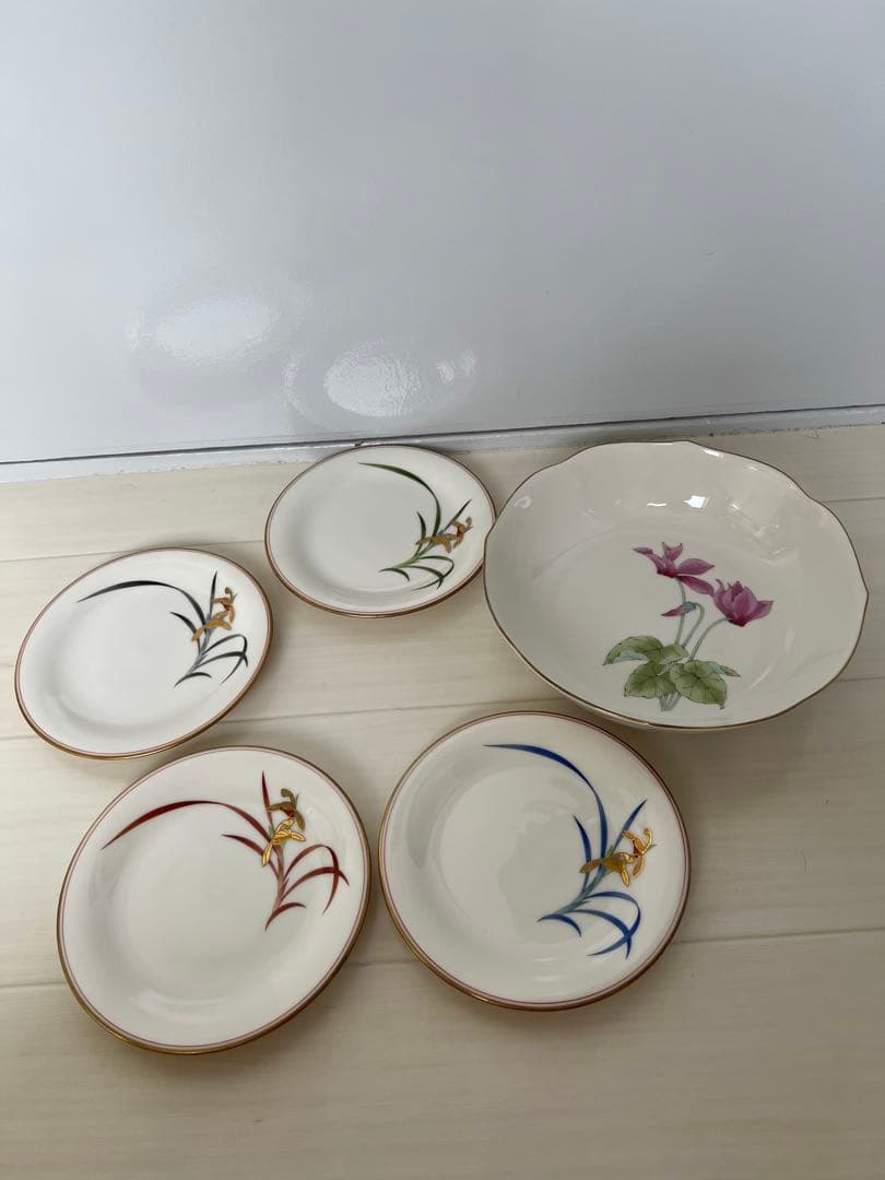 780 香蘭社　鉢1客　 皿4客　金彩