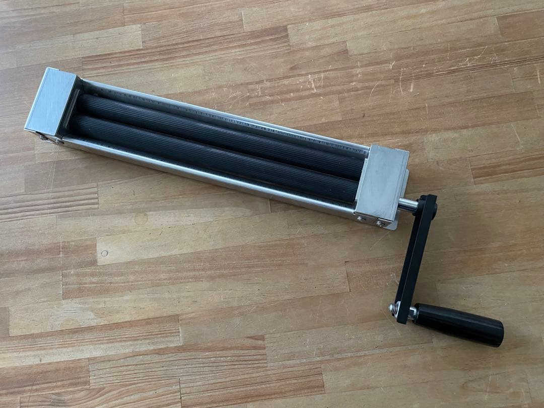 ● 根曲がり竹 根曲竹 タケノコ 皮剥き機 ●