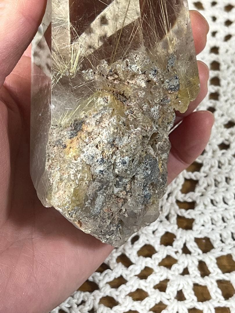 【天然石】ルチルクォーツ　ポイント　タワー　置物 高さ約20cm 流木台座付き