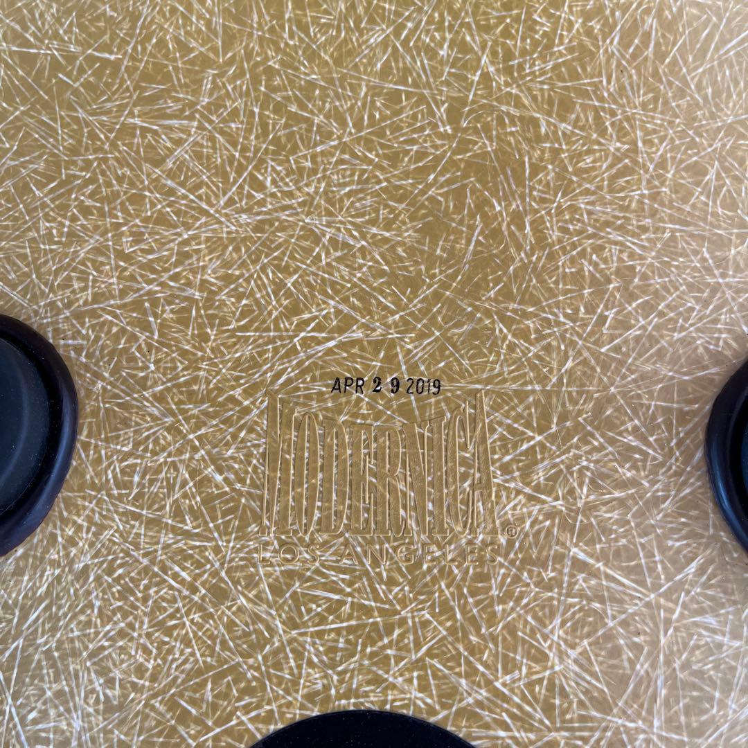 モダニカ　イームズ アームシェルチェア