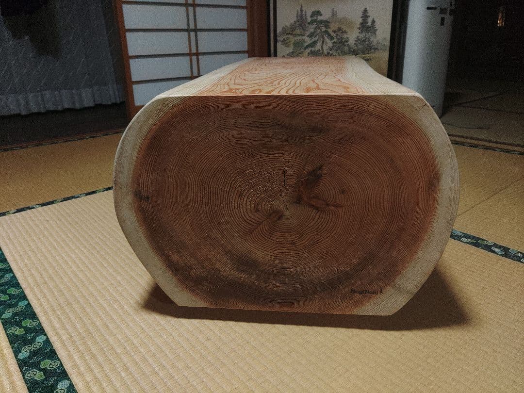 杉丸太のくりぬきテーブル
