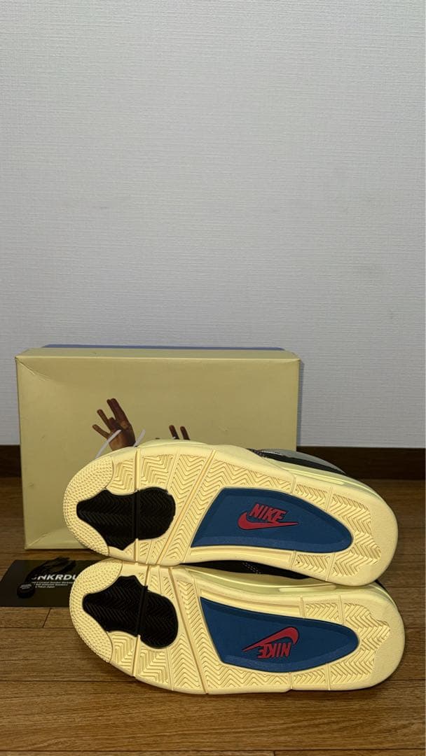 UNION × NIKE AIR JORDAN 4 \"OFF NOIR\"