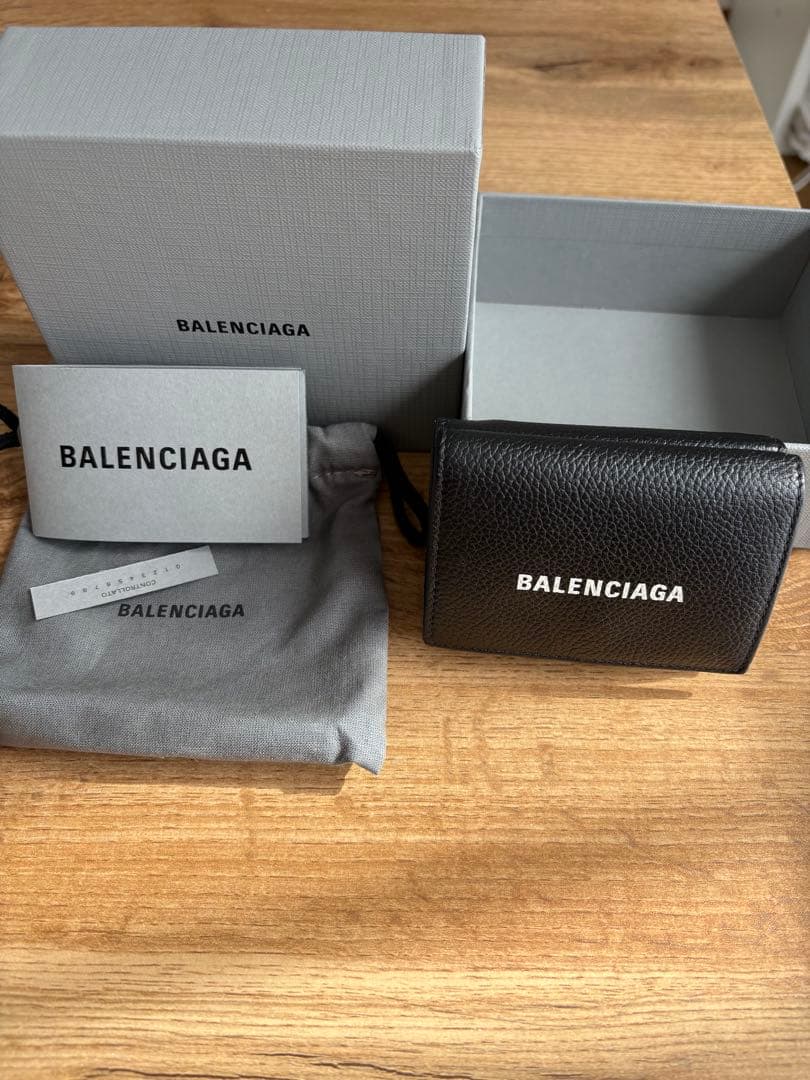 BALENCIAGA 三つ折財布