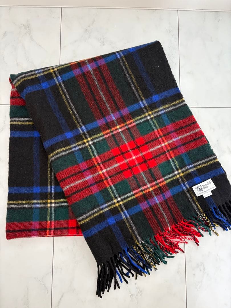 Johnstons of Elgin タータンチェックストール