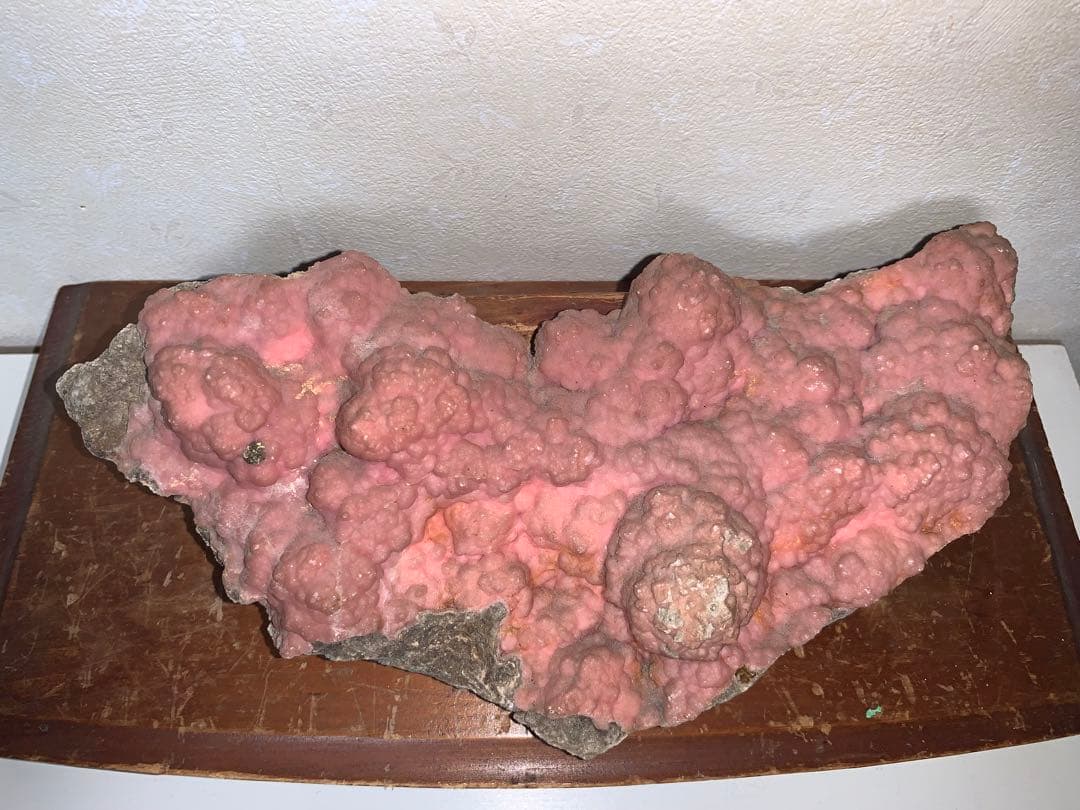 青森県尾太鉱山産菱マンガン鉱