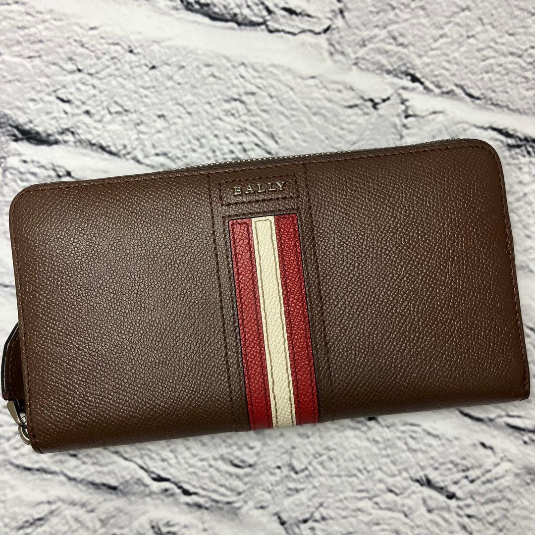 美品✨バリー トレインスポッティング シボ革 ロゴ金具 ラウンドジップ 長財布