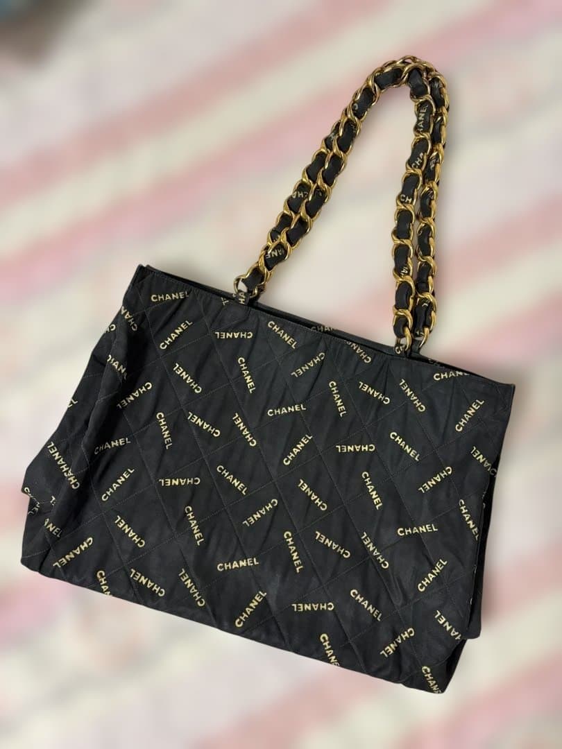 大人気シリーズ　CHANELチェーントートバッグ　キャンバス　ブラック