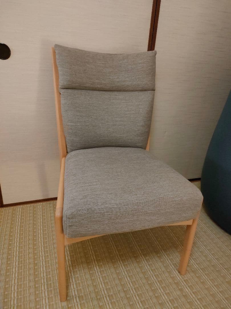 ソファのような座り心地ダイニングチェア