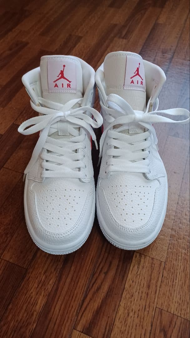 エアジョーダン ハイカットスニーカー ホワイト/レッド